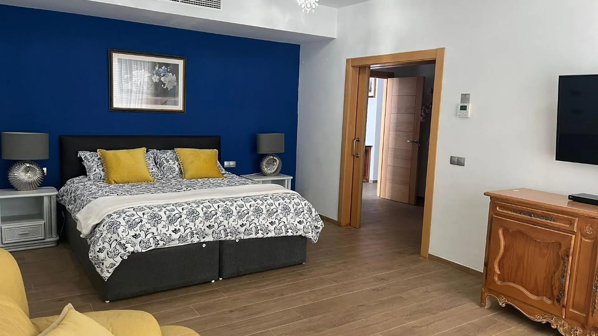 Self Catering Luxury Villa In The Beautiful Area Of Puerto Santiago Tenerife With 5 Bedrooms 2 Sofabeds For Up To 10 Guests Private Swimming Pool And Many Other Activities To Entertain The Family Secure Parking For 2 Cars And Disabled Access Througho Puerto de Santiago