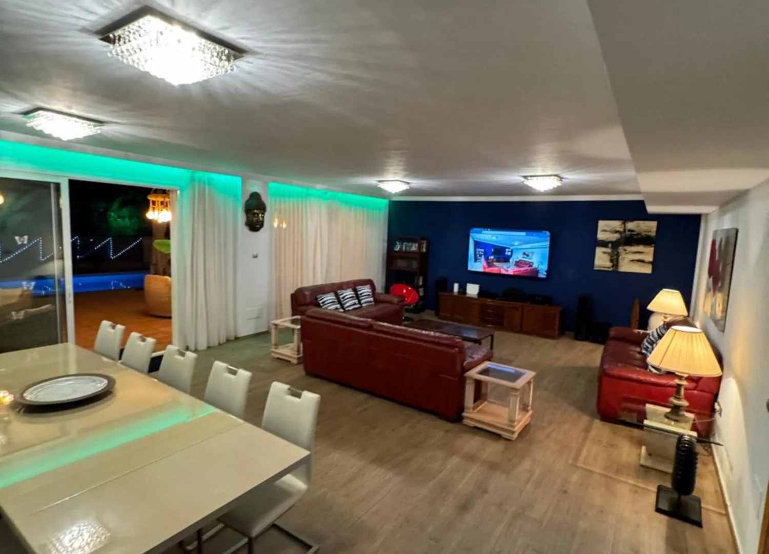 Self Catering Luxury Villa In The Beautiful Area Of Puerto Santiago Tenerife With 5 Bedrooms 2 Sofabeds For Up To 10 Guests Private Swimming Pool And Many Other Activities To Entertain The Family Secure Parking For 2 Cars And Disabled Access Througho Puerto de Santiago