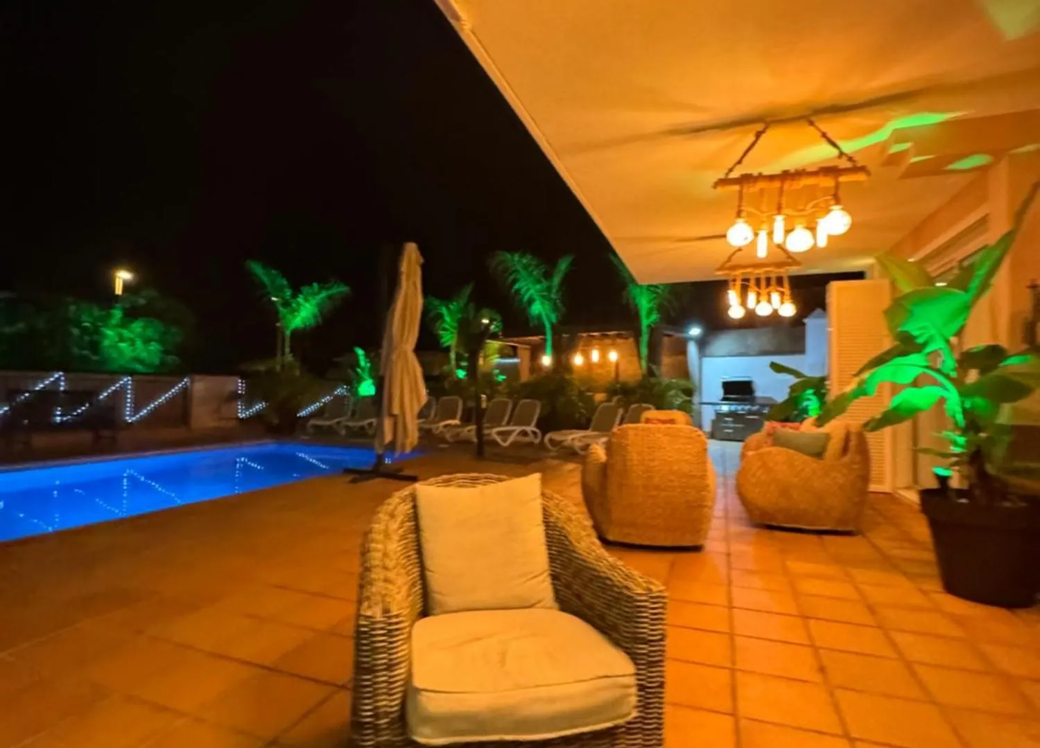 Self Catering Luxury Villa In The Beautiful Area Of Puerto Santiago Tenerife With 5 Bedrooms 2 Sofabeds For Up To 10 Guests Private Swimming Pool And Many Other Activities To Entertain The Family Secure Parking For 2 Cars And Disabled Access Througho Puerto de Santiago 0*,  Spanyolország