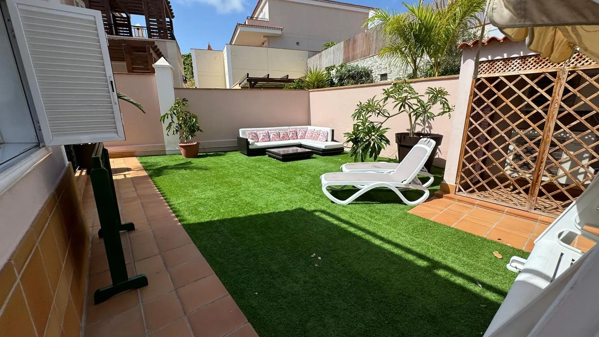 Villa Puerto Santiago: Luxury 5-Bedroom with Pool and Disabled Access Puerto de Santiago  Spain